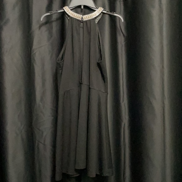 Open back - Picture 2 of 2